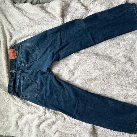 Dark wash Levi’s 559 (32x32) good condition. - Picture 2 of 4